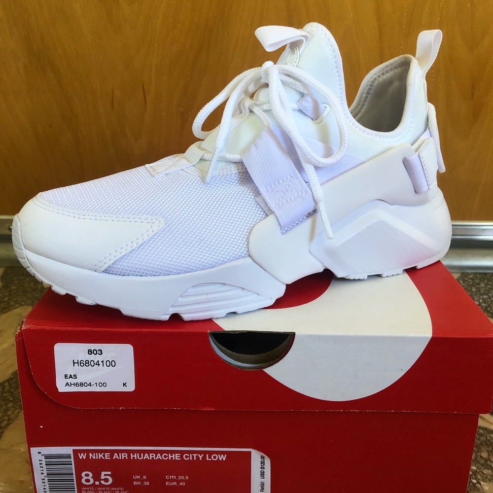Women's 8.5 White Nike Air Huarache City Low